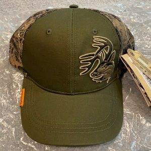 Legendary Whitetails Mossy Oak Camo Cap - New